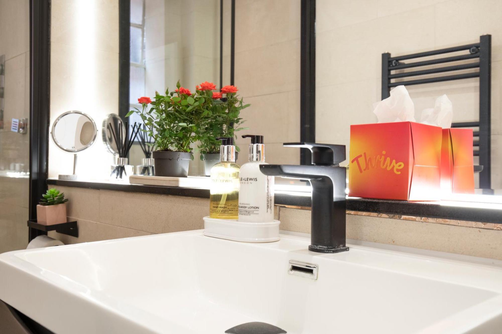 Modern Quiet 1 Bed Flat -Mayfair Londra Esterno foto